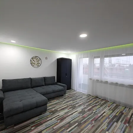 Modern Neuburg 9 *